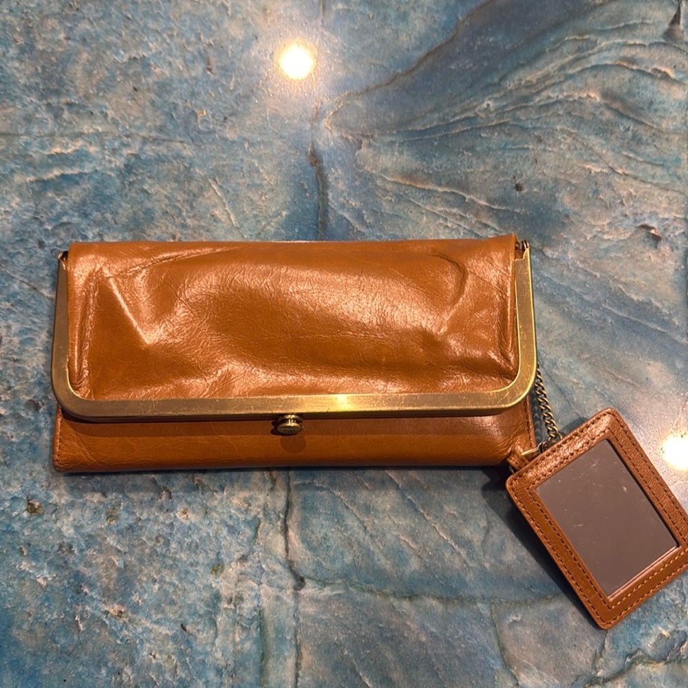 HOBO Rachel Continental Wallet - Polished Leather
